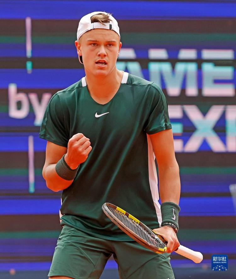 现了强劲的 现了强劲的